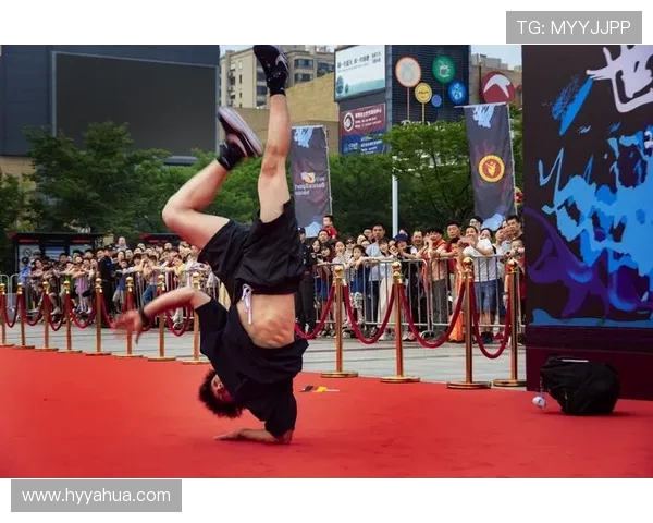 重庆街舞队在世界攀岩锦标赛中的默契配合与精彩表现分析