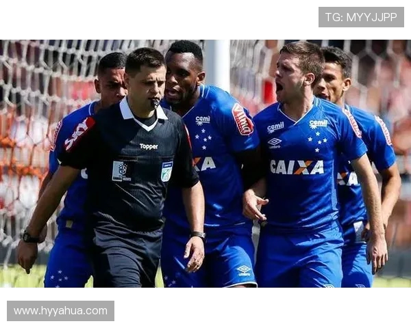 基辅迪纳摩与布拉格的激烈对决揭示足球战术的魅力与精彩瞬间